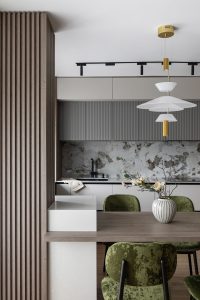 Apartament – Jade — Pardoseală, Masă, Corp de iluminat