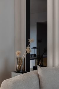 Bold Beige — Pardoseală, Sufragerie, Negru